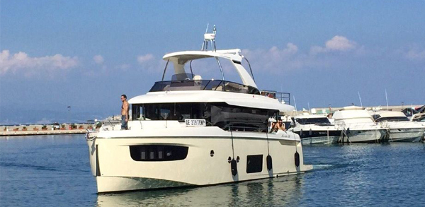 Absolute Navetta 52 — powerboat