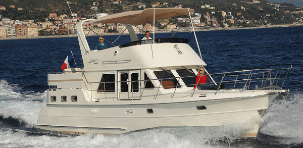 Adagio Sundeck 44 LBC — powerboat