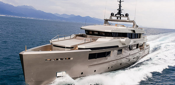Admiral Impero 47 — powerboat