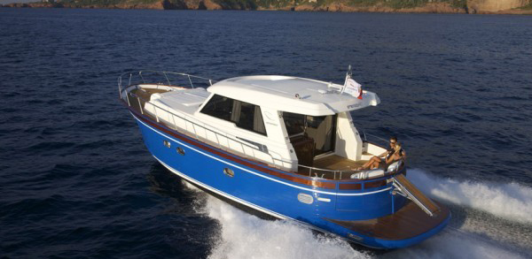 Apreamare Smeraldo 45 — powerboat