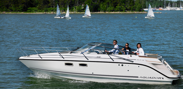 Aquador 27 DC — powerboat