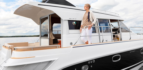 Aquador 35 C — powerboat