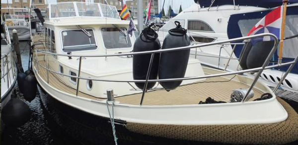 Aquanaut Drifter 1050 AK — powerboat