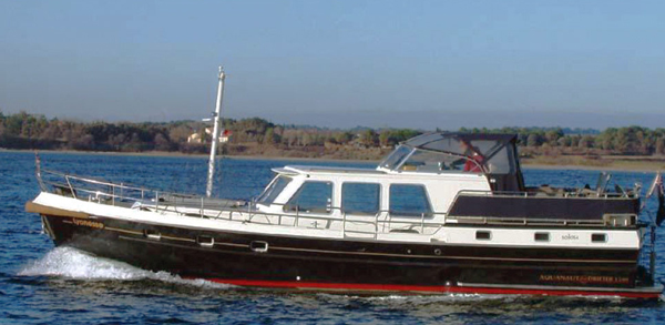 Aquanaut Drifter CS 1500 AK — powerboat
