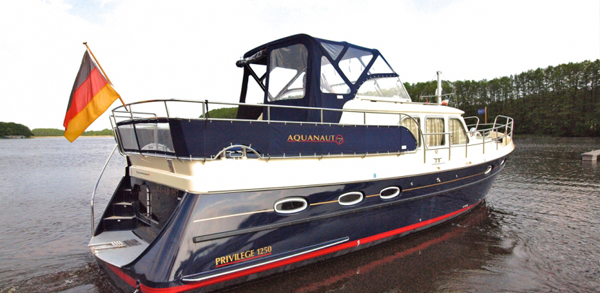 Aquanaut Privilege 1250 AK — powerboat