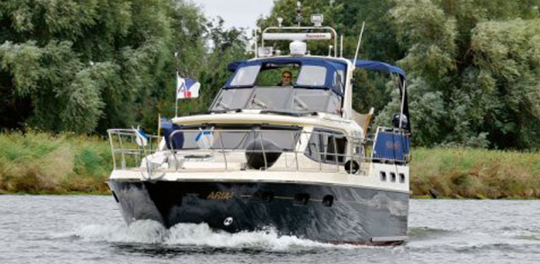 Aquanaut Unico 1200 FA — powerboat