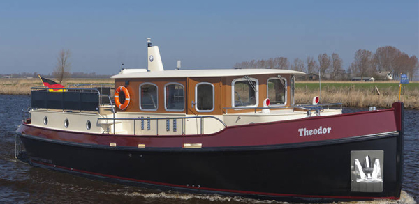 Aquanaut Vintage 1200 — powerboat