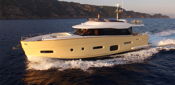 Azimut Magellano 66 — powerboat