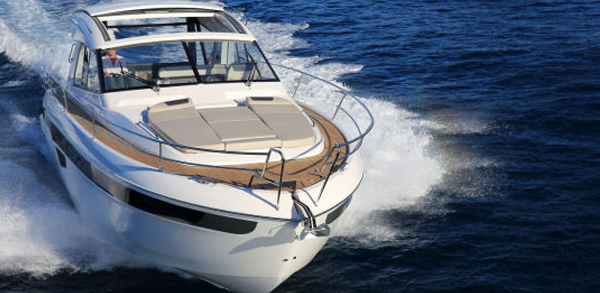 Bavaria Sport 450 Coupe — powerboat