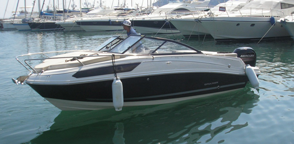 Bayliner VR5O Cuddy — powerboat