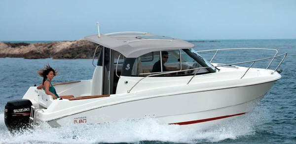 Beneteau Antares 6.80 — powerboat