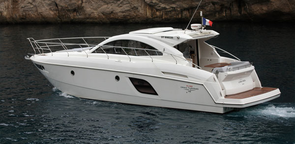 Beneteau Gran Turismo 49 — powerboat