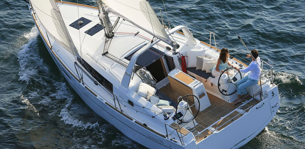 Beneteau Oceanis 35 — sailing yacht