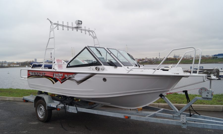 Berkut L-Jacket Aluma — powerboat