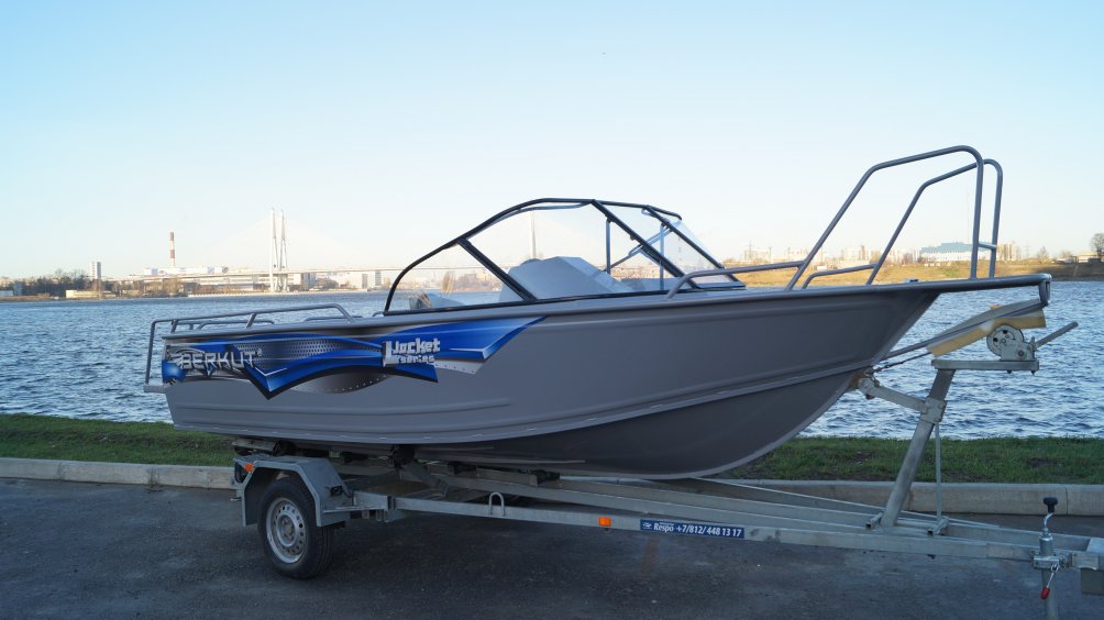 Berkut L-Jacket Pro — powerboat