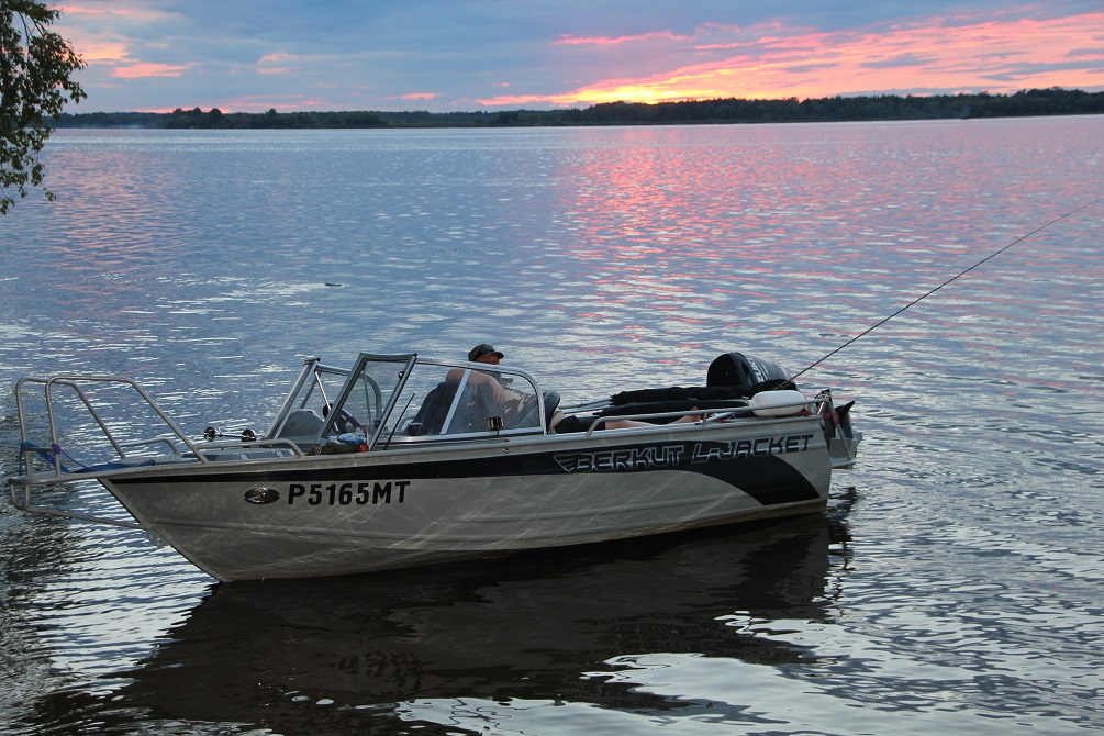 Berkut L-Jacket — powerboat