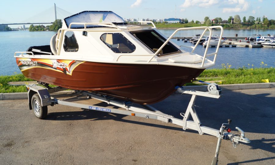 Berkut M-HT — powerboat