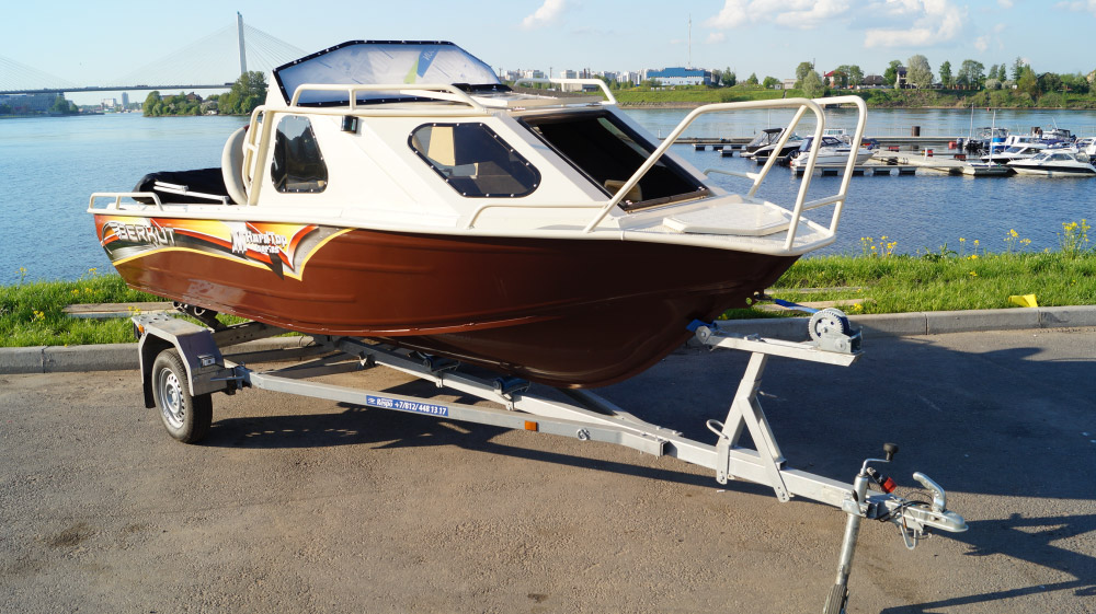 Berkut M-HT — powerboat