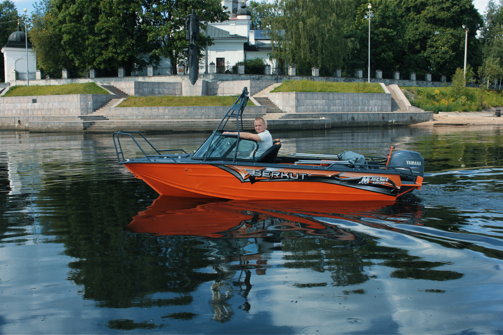 Berkut M-Jacket — powerboat
