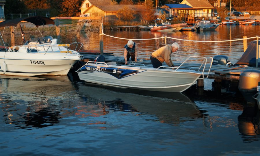 Berkut S — powerboat