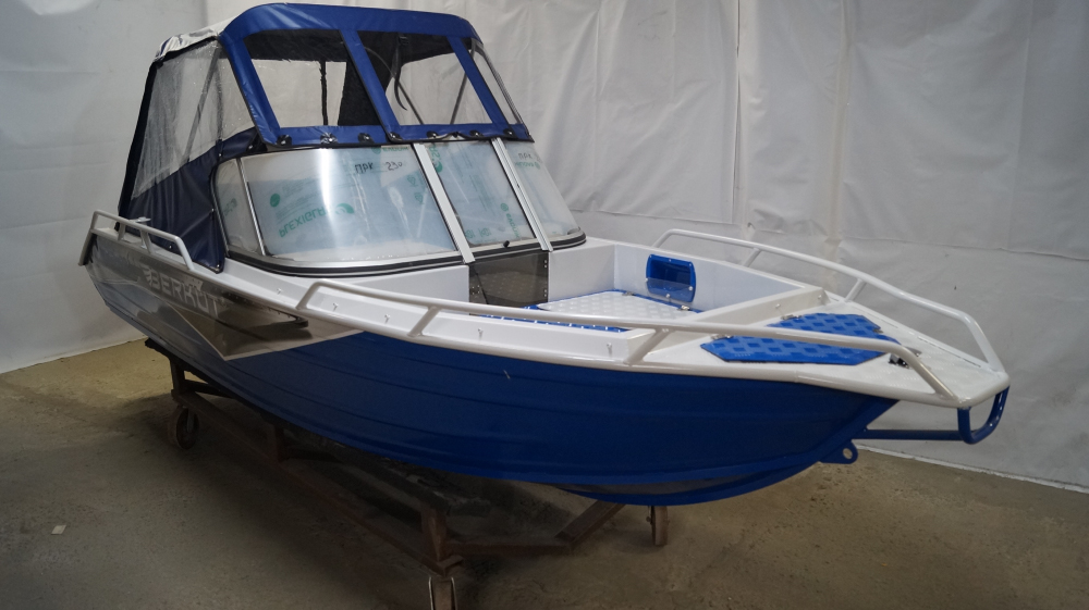 Berkut S-Fisher — powerboat
