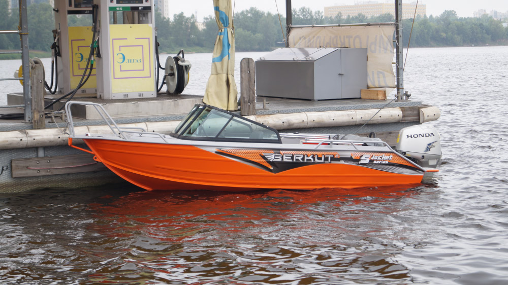 Berkut S-Jacket — powerboat