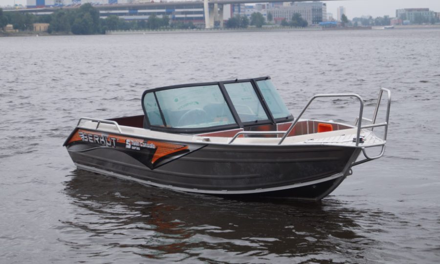 Berkut S-TwinConsole — powerboat