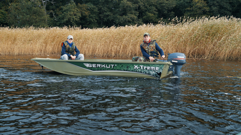 Berkut X-Treme — powerboat