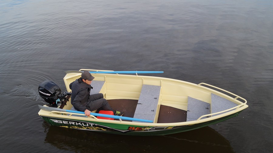 Berkut XS — powerboat