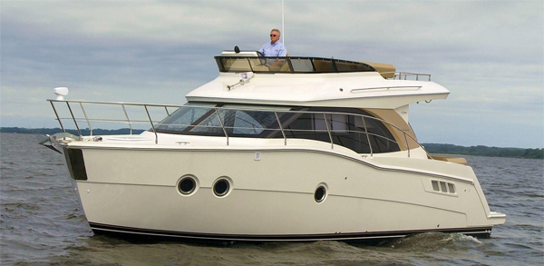 Carver C34 — motor yacht
