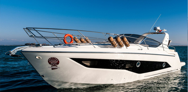 Cranchi Z 35 — powerboat