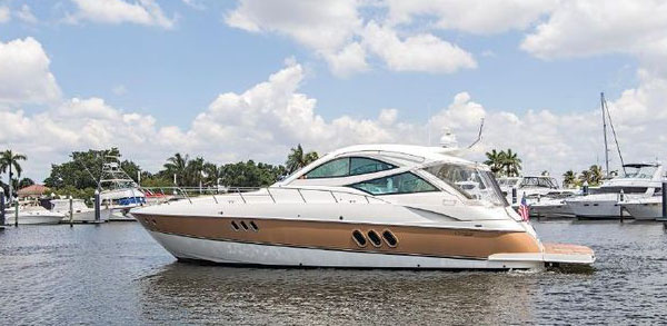 Cruisers Yachts 520 Sports Coupe — powerboat