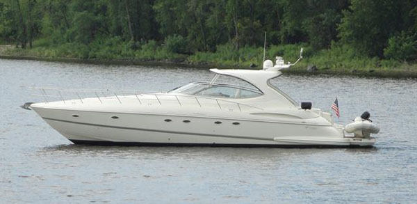 Cruisers Yachts 560 Express — powerboat