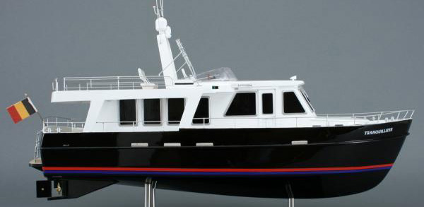De Alm Almtrawler 1530 — powerboat