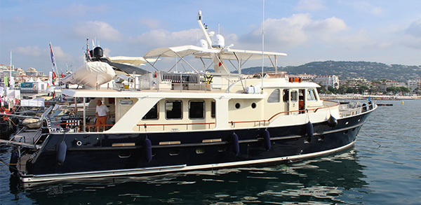 De Alm Delfino 56 — powerboat