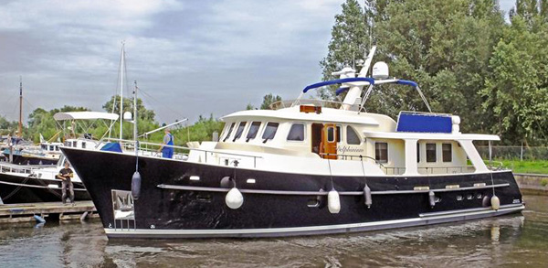 De Alm Delfino 87 — powerboat