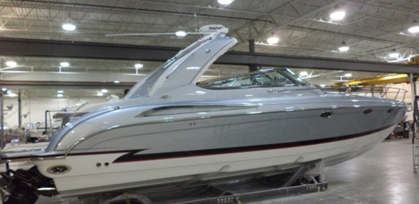 Formula 370 FX — powerboat