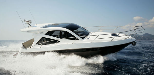 Galeon 350 HTC — powerboat