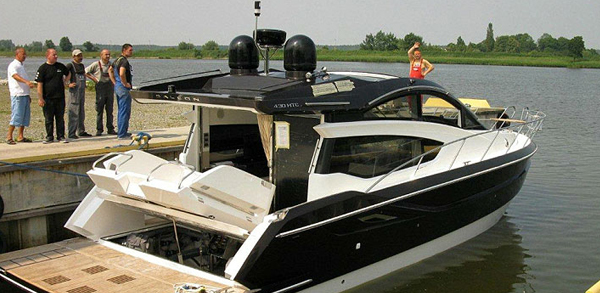 Galeon 430 HTC — powerboat
