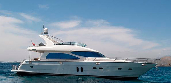 Horizon E62 — motor yacht