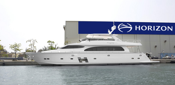 Horizon E84 — motor yacht