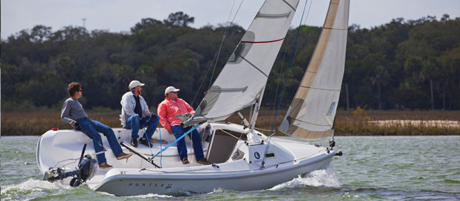 Hunter 22 — sailing yacht
