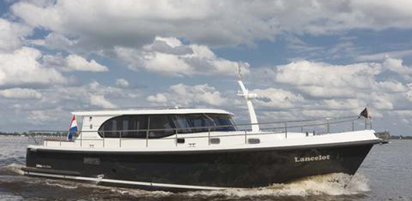 Jetten 44 Sedan — powerboat