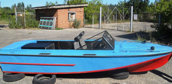Катер "Восток" — powerboat