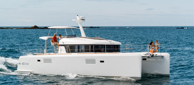 Lagoon 40 MY — powerboat