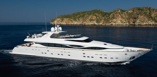 Maiora 39DP — powerboat