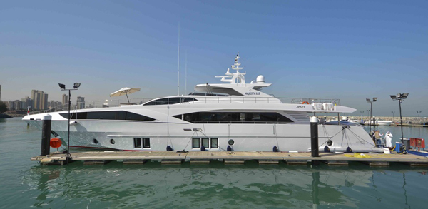 Majesty 122 — powerboat