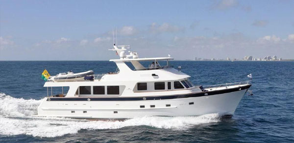 Outer Reef 800 MY — powerboat