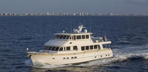 Outer Reef 860 DBMY — powerboat