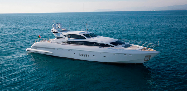 Overmarine Mangusta 105 — powerboat